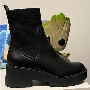 Black DV Dolce Vita Villa Chelsea Boot